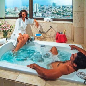 Hotel Melia Cohiba room jacuzzi