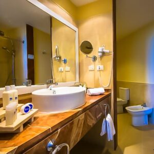 hotel-blau-varadero-room-bathroom