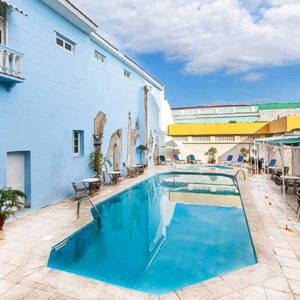 gran-hotel-piscina