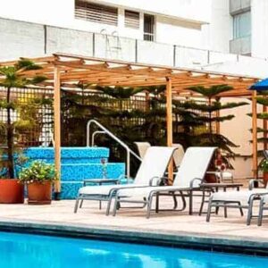 Hotel-Hilton-Colon-Travlefab-pool-relax