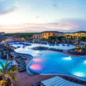 Warwick Cayo Santa Maria pool