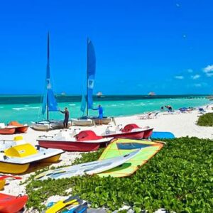 Hotel-Melia-Cayo-Guillermo-Travelfab-catamaran