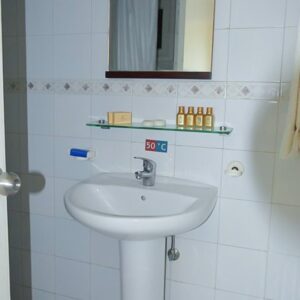 Vedado-Saint John's Rooms - Travelfab-bathroom