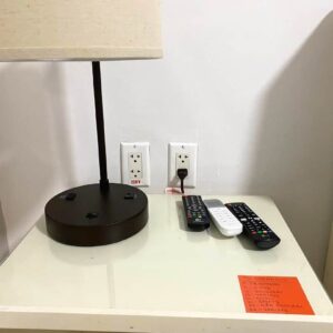 Casa Alex Vedado - bedside table