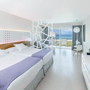 melia-internacionalvaradero-junior-Suite-sea-view2