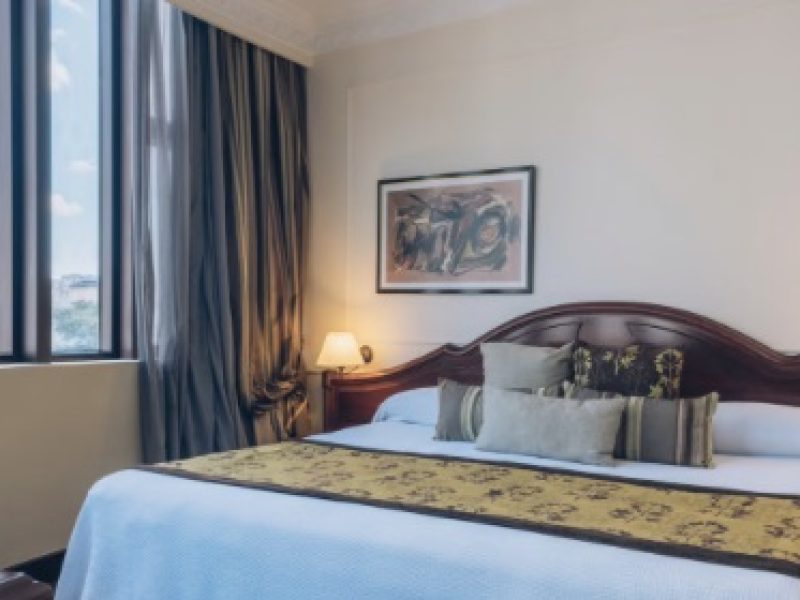 junior-suite-colonial-room