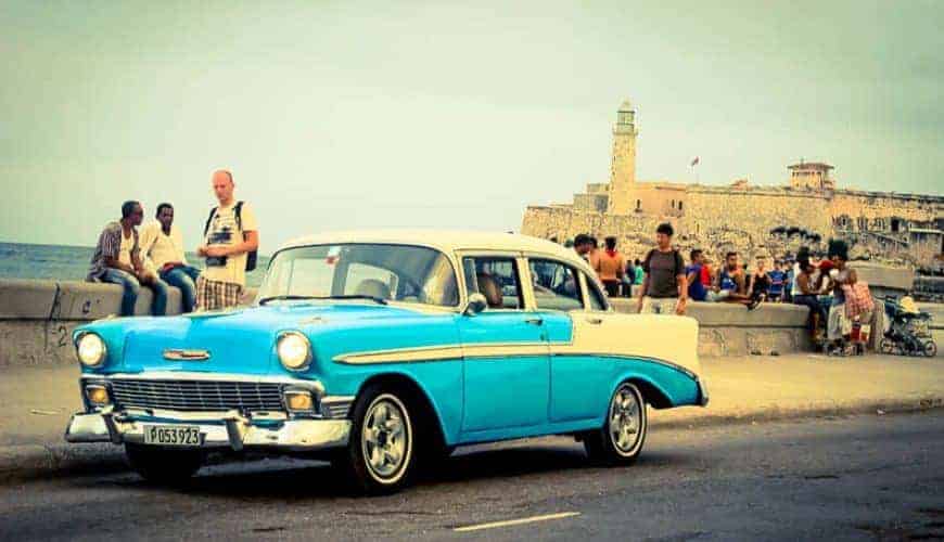 Havana Excursion in Classic American Car malecon