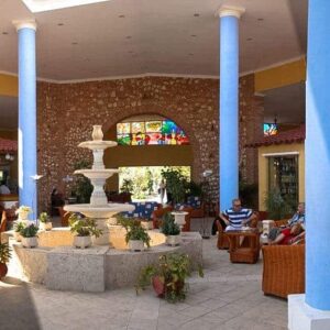 Lobby Brisas-TRINI